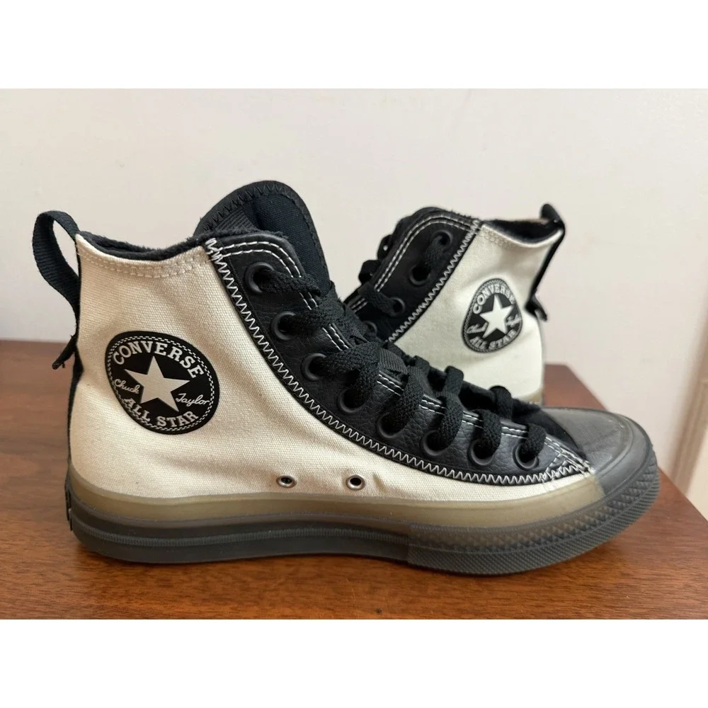 Converse Chuck Taylor's Ivory CX Explore Counter Climate Fur Lined M 7.5/W 9.5